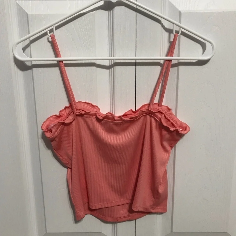 NWT Love J Baby Pink Ruffled Crop Top - Picture 4 of 9